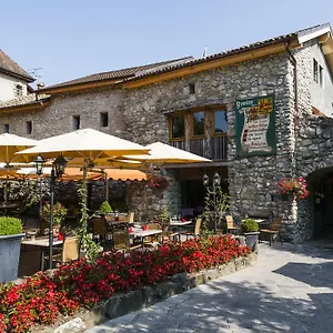 Le Vieux Logis Hotel